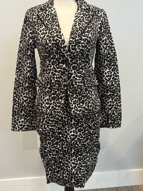 Forever 21 Leopard Print blazer and skirt set, size Small
